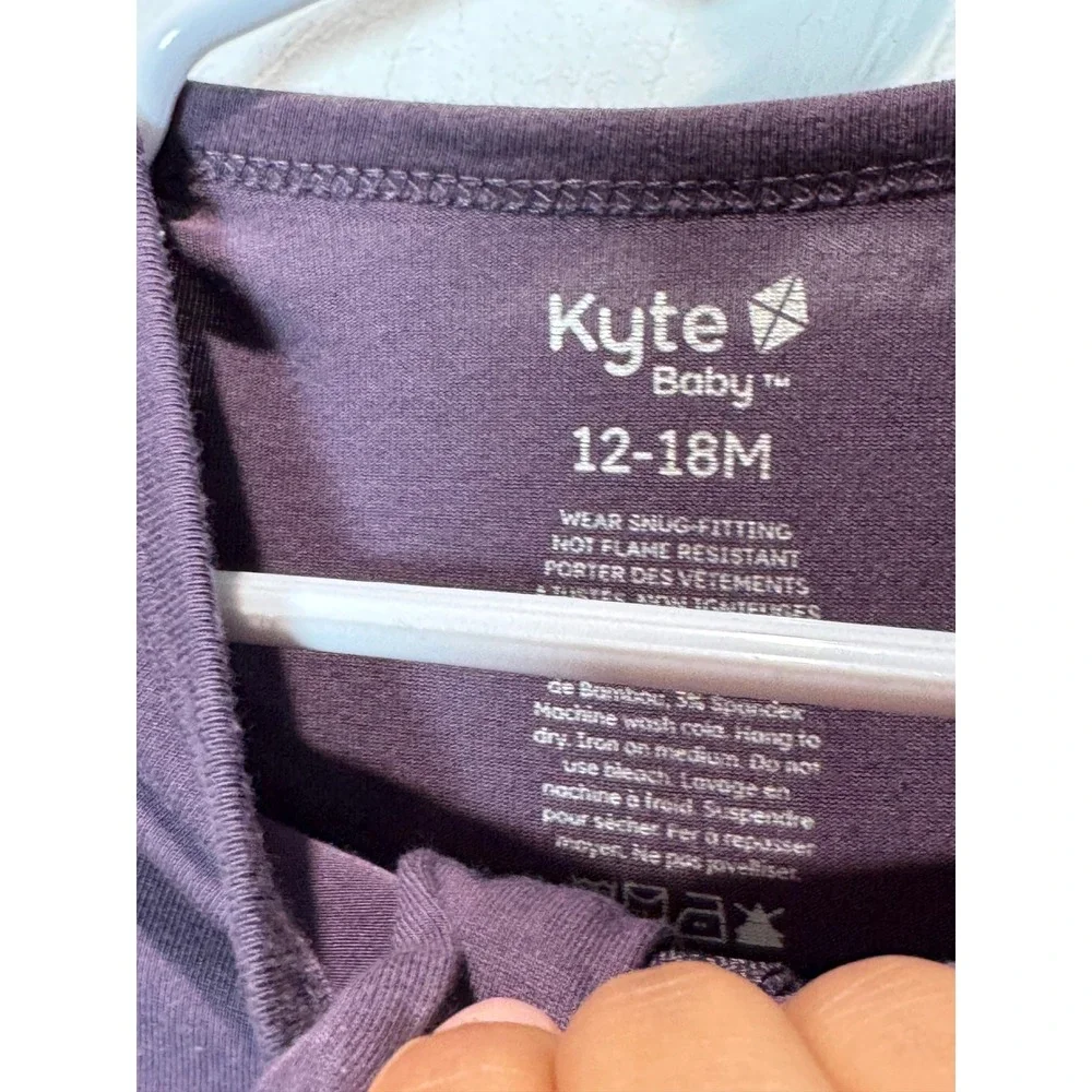 Kyte Baby Bamboo Zippered Romper Eggplant Purple 12-18M Long Sleeve Sleeper